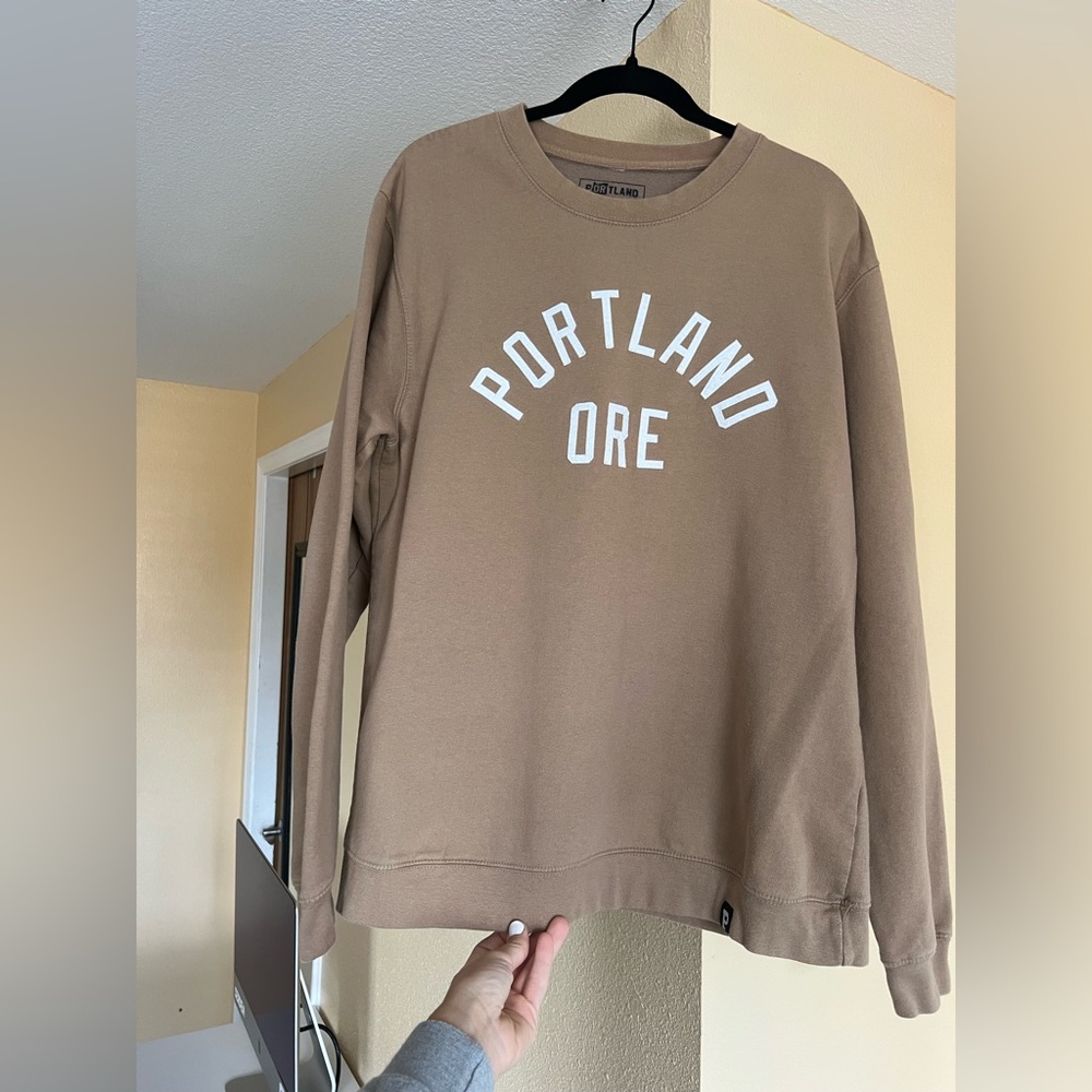 Brown Portland ORE Women's Large Crewneck Sweatshirt